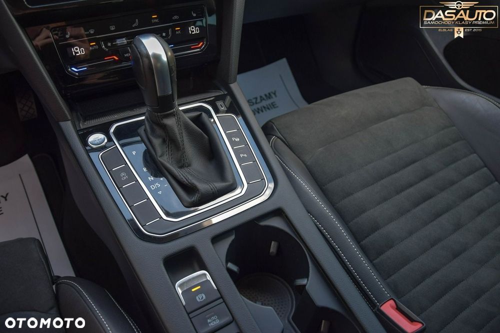 Volkswagen Passat - 25
