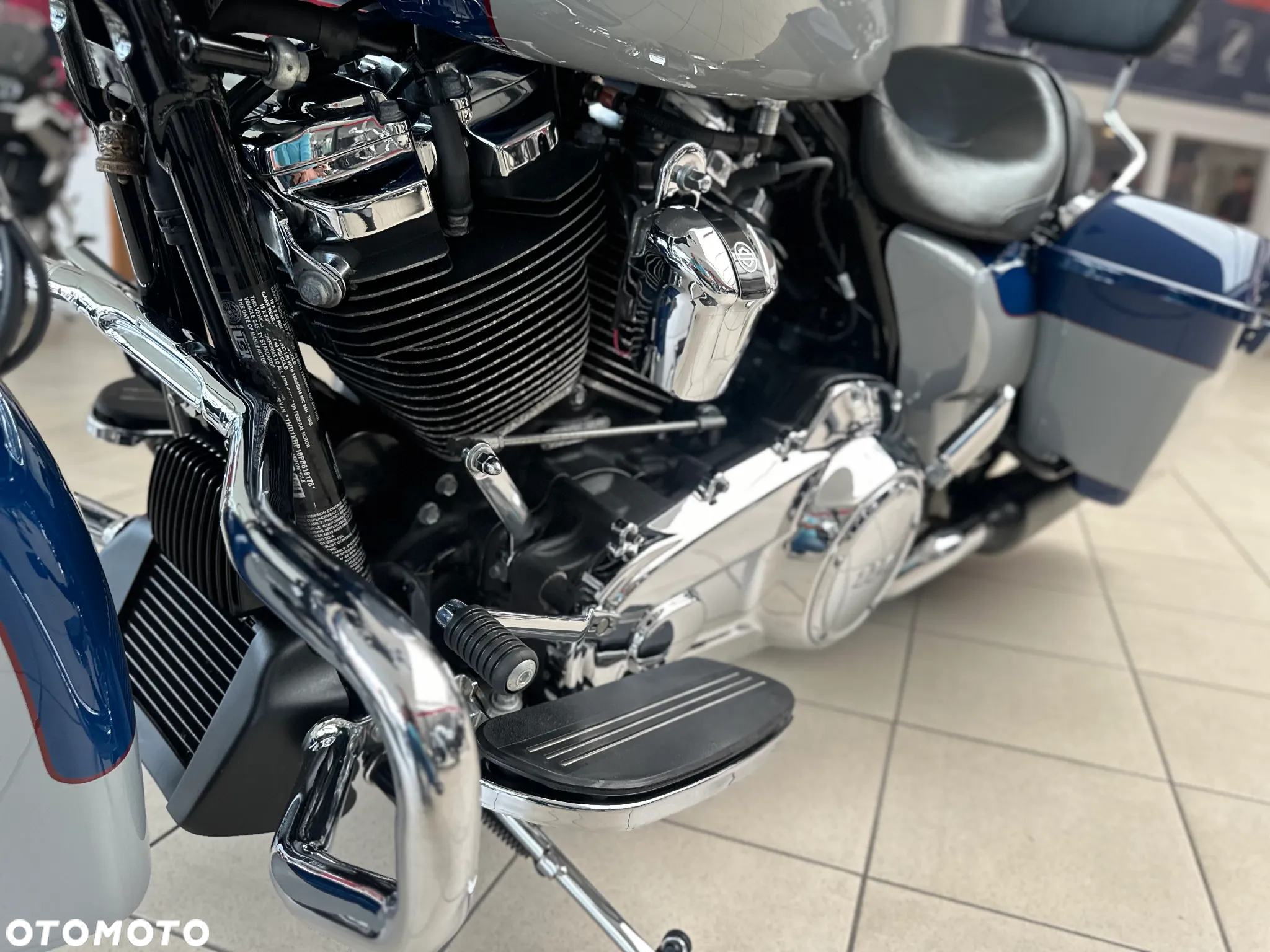 Harley-Davidson Touring Street Glide - 23