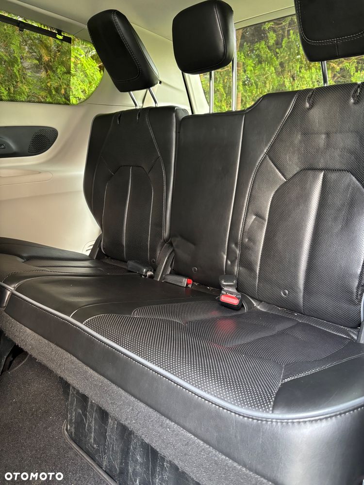 Chrysler Pacifica - 29