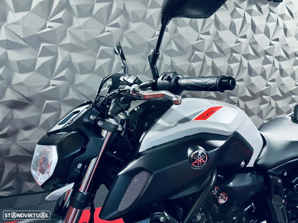 Yamaha MT-07 - 17