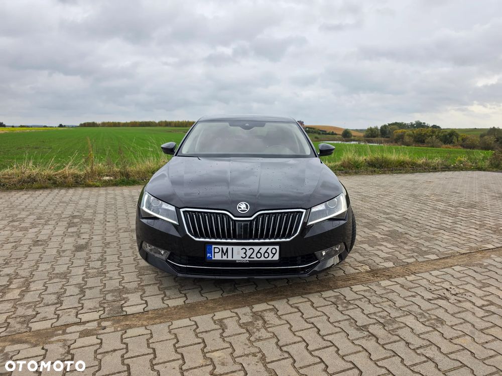Skoda Superb 2019 photo 2