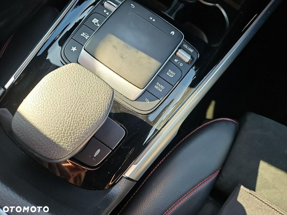 Mercedes-Benz GLB AMG 35 4-Matic - 37