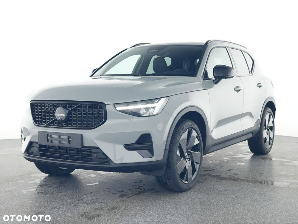 Volvo XC 40 B3 B DKG Plus Black Edition - 1