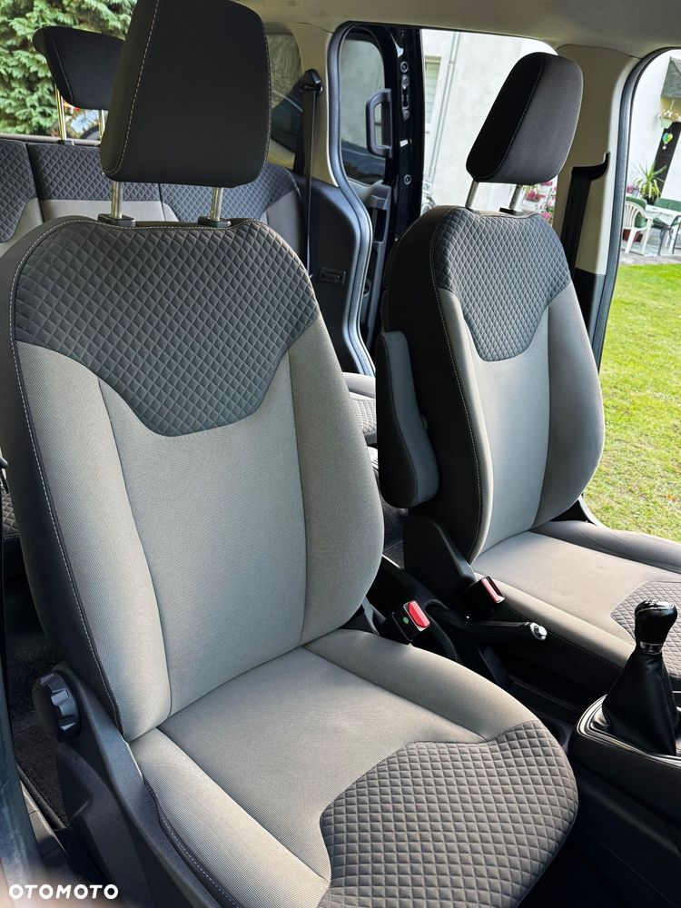 Ford Tourneo Courier 1.0 EcoBoost Titanium - 11
