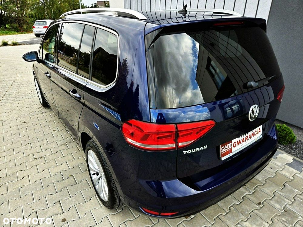 Volkswagen Touran - 36