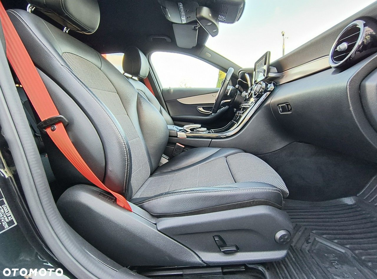 Mercedes-Benz Klasa C 220 d 4Matic T 7G-TRONIC Exclusive - 19