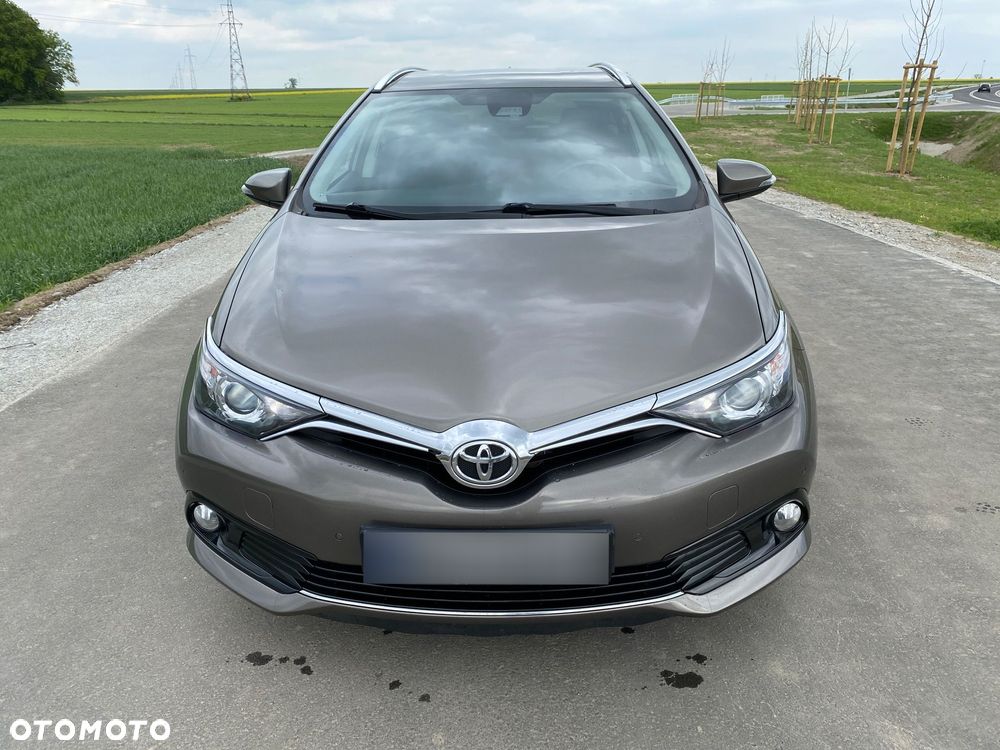 Toyota Auris 1.6 Premium - 17