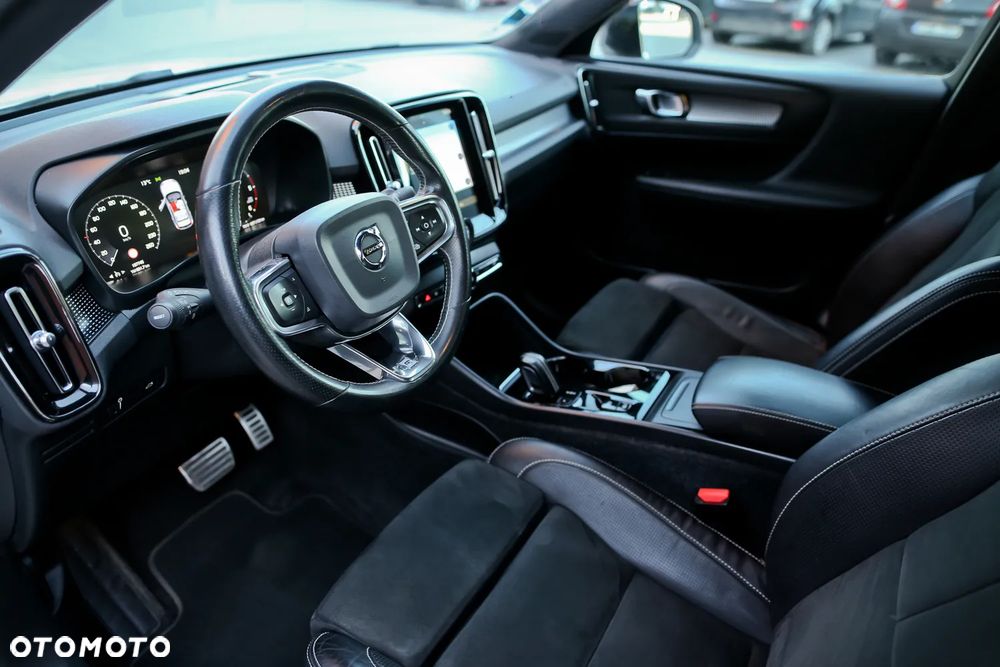 Volvo XC 40 D4 AWD Geartronic R-Design - 18