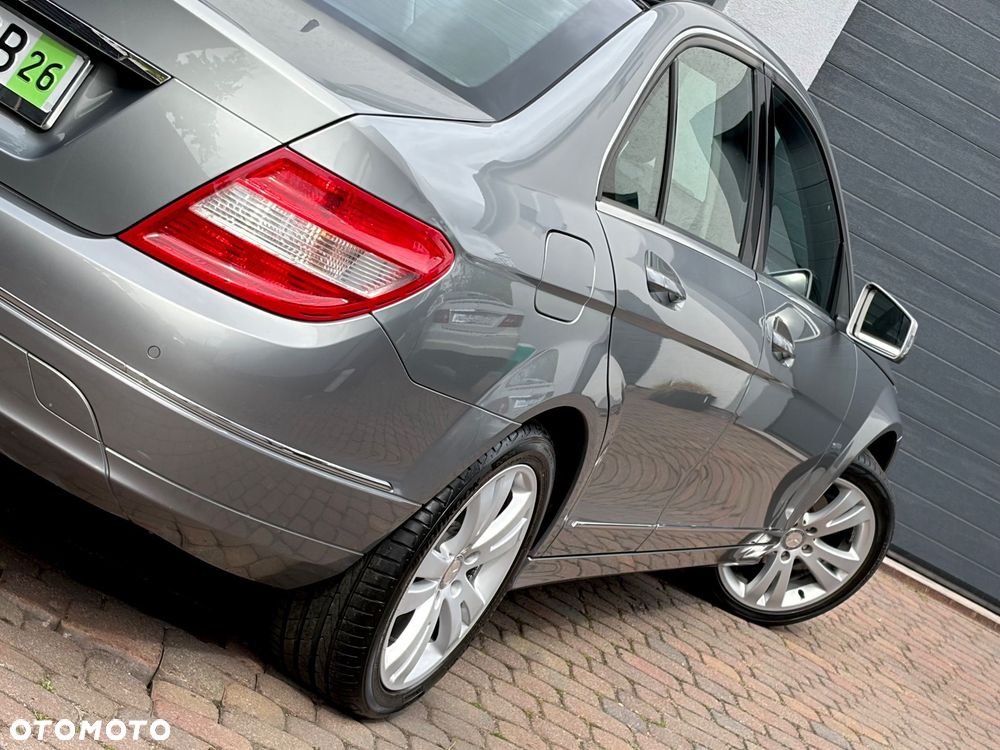 Mercedes-Benz Klasa C 180 Kompressor BlueEFFICIENCY Elegance - 15