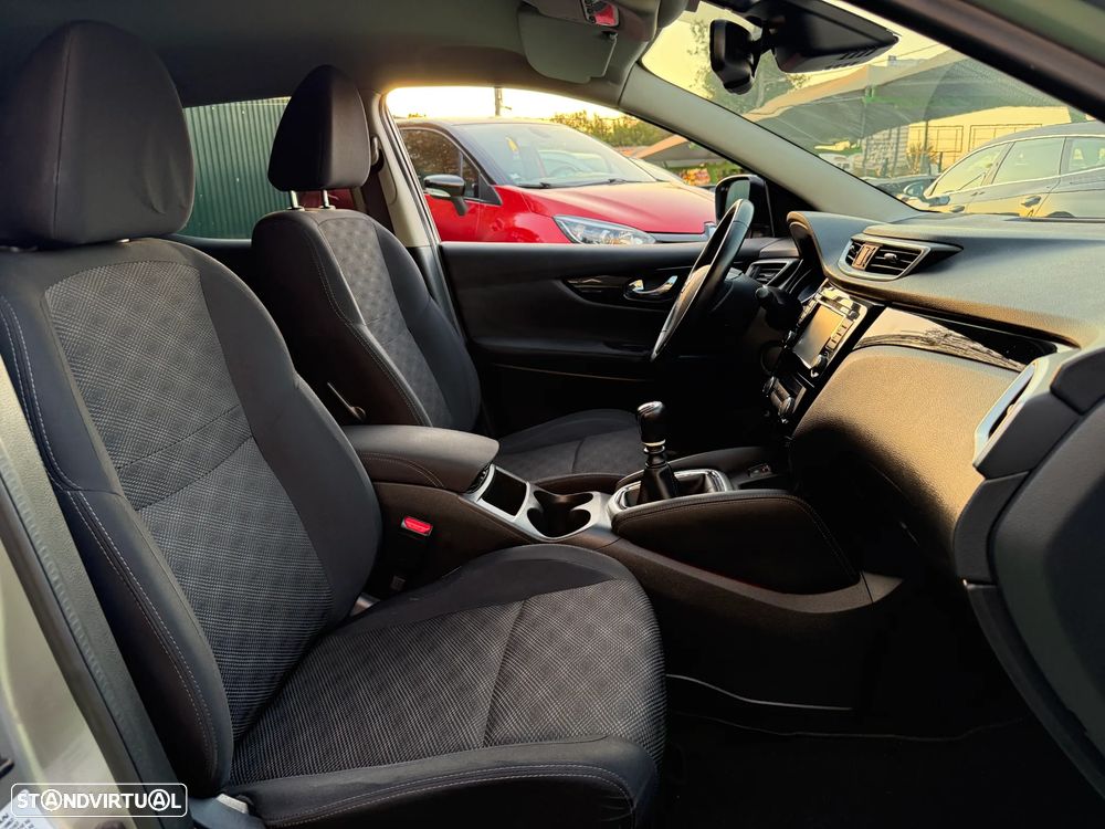 Nissan Qashqai 1.5 dCi N-Connecta - 27