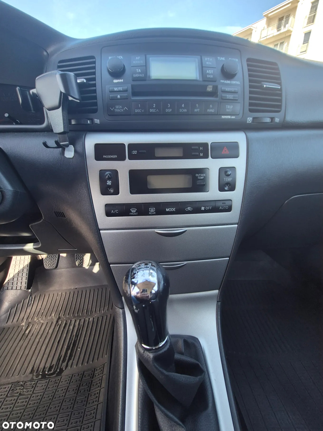 Toyota Corolla 1.6 VVT-i Luna - 4