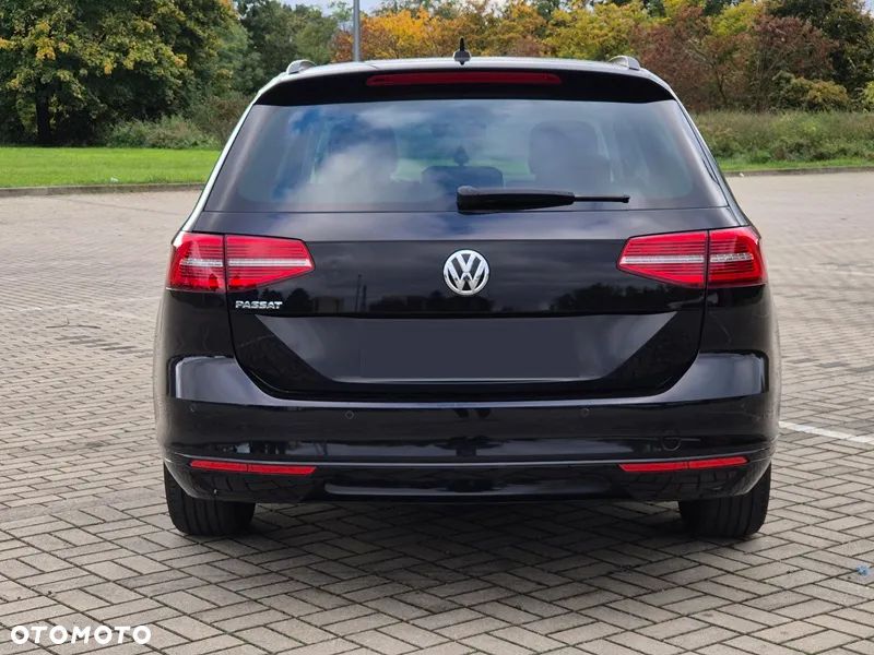 Volkswagen Passat Variant 1.6 TDI SCR DSG Comfortline - 3