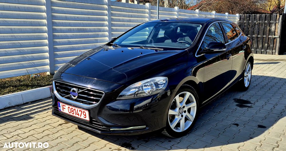 Volvo V40 D4 VEA Momentum - 1