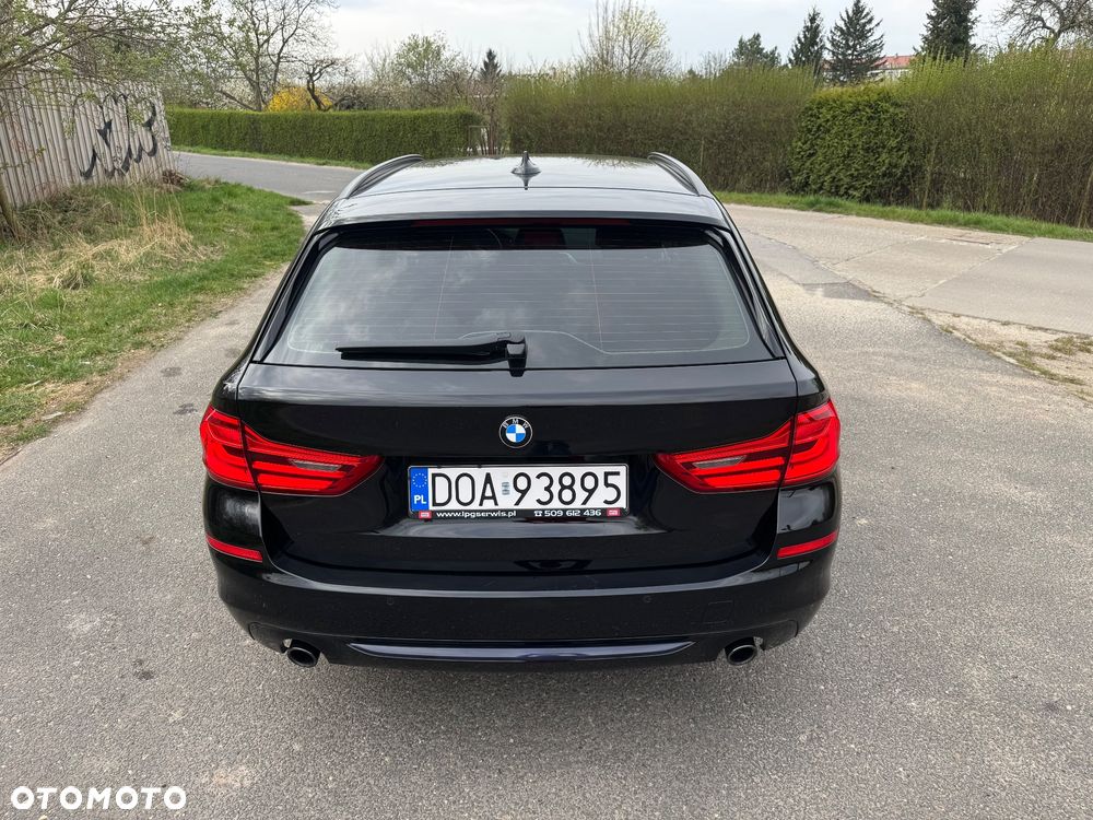 BMW Seria 5 518d Sport Line - 4