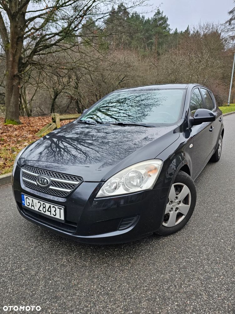 Kia Ceed 1.6 Crdi Comfort - 1
