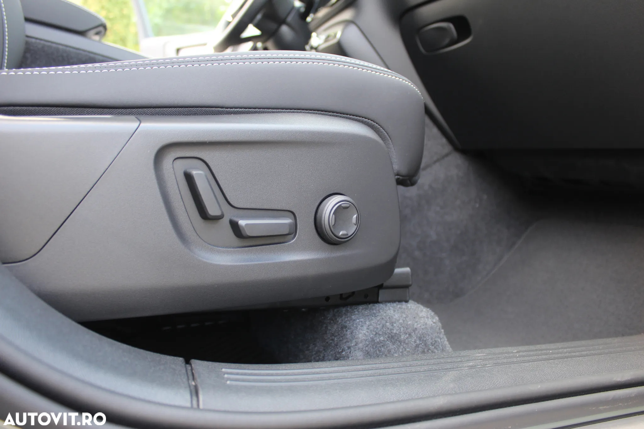 Volvo XC 40 B4 AT FWD MHEV Ultimate Dark - 5