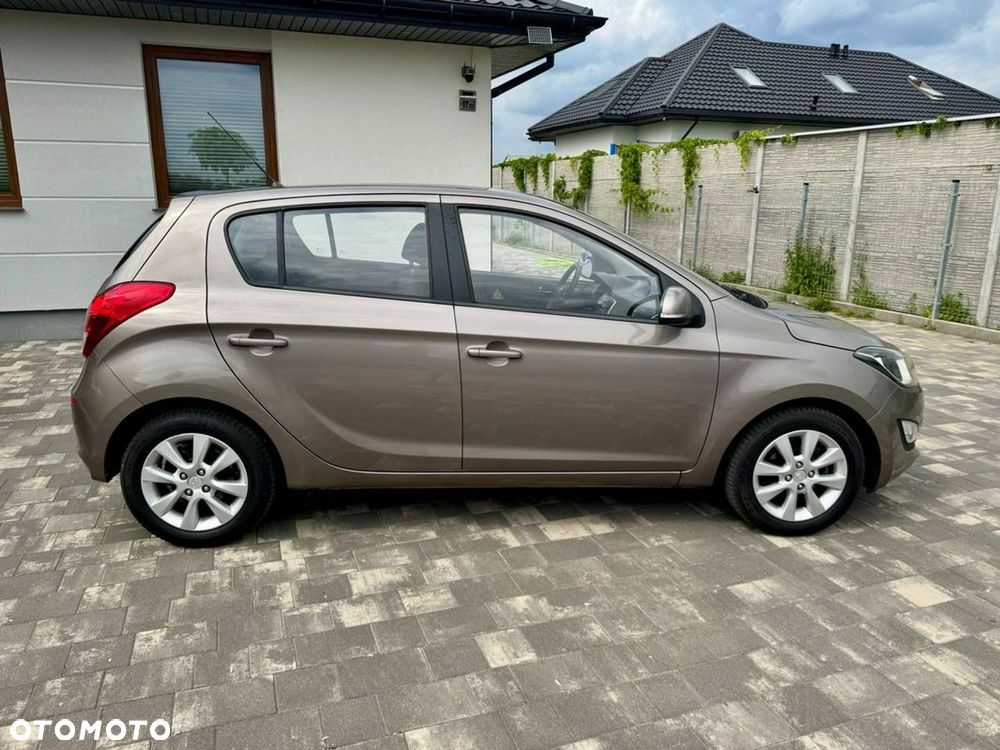 Hyundai i20 - 19