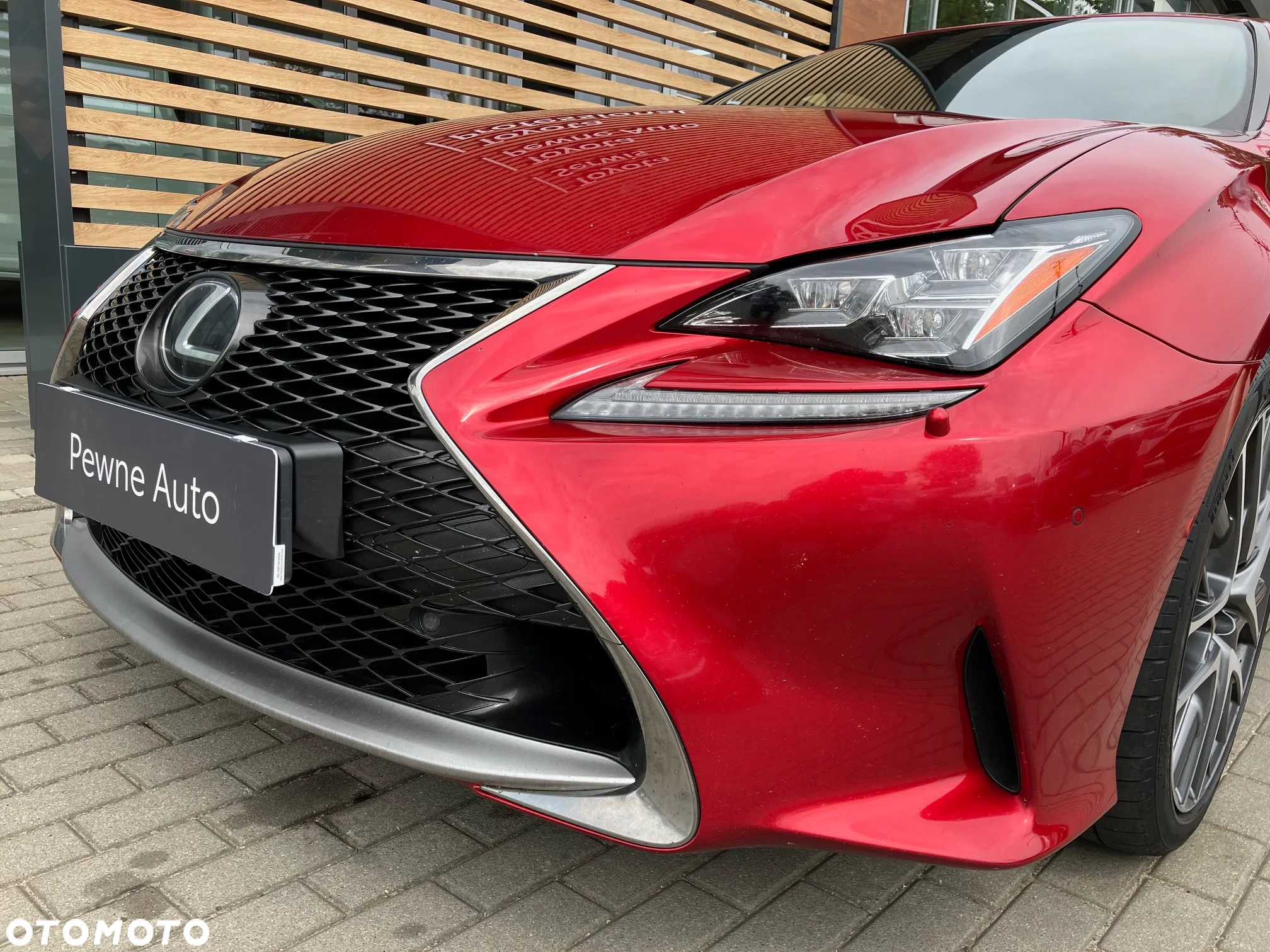 Lexus RC 200t / 300 F Sport - 13