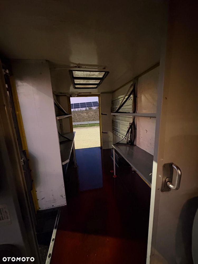 Mercedes-Benz Sprinter - 19