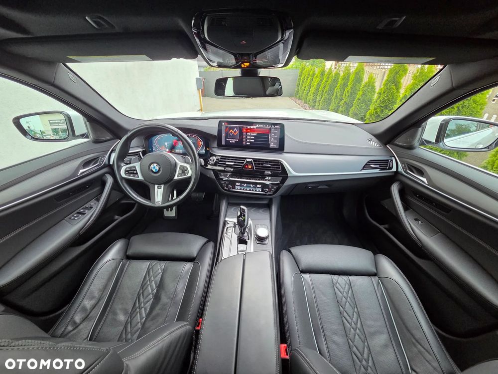 BMW Seria 5 540i xDrive M Sport Edition - 7