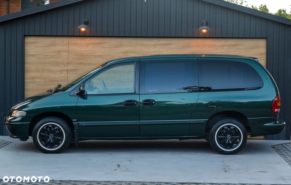 Dodge Caravan SE 3.0 - 12