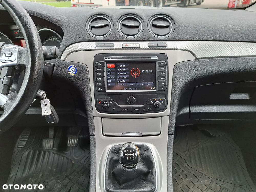 Ford S-Max - 21