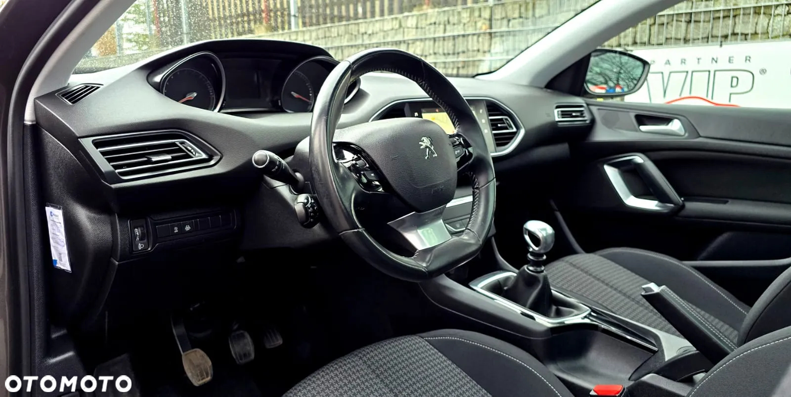 Peugeot 308 1.2 PureTech Allure S&S - 21