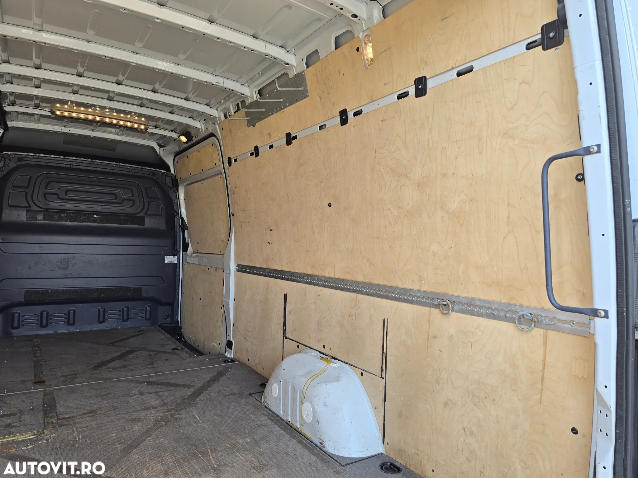 Mercedes-Benz Sprinter 316 CDI 6 paleti. 2019. - 29