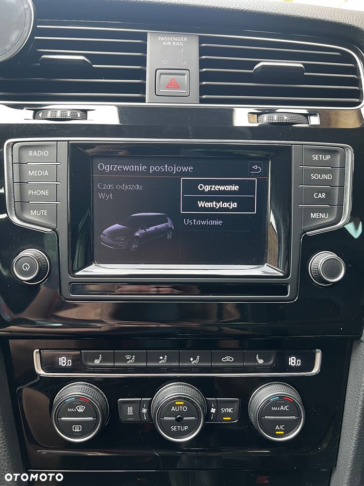 Volkswagen Golf - 28