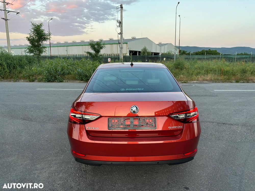 Skoda Superb 2.0 TDI DSG Premium Edition - 6