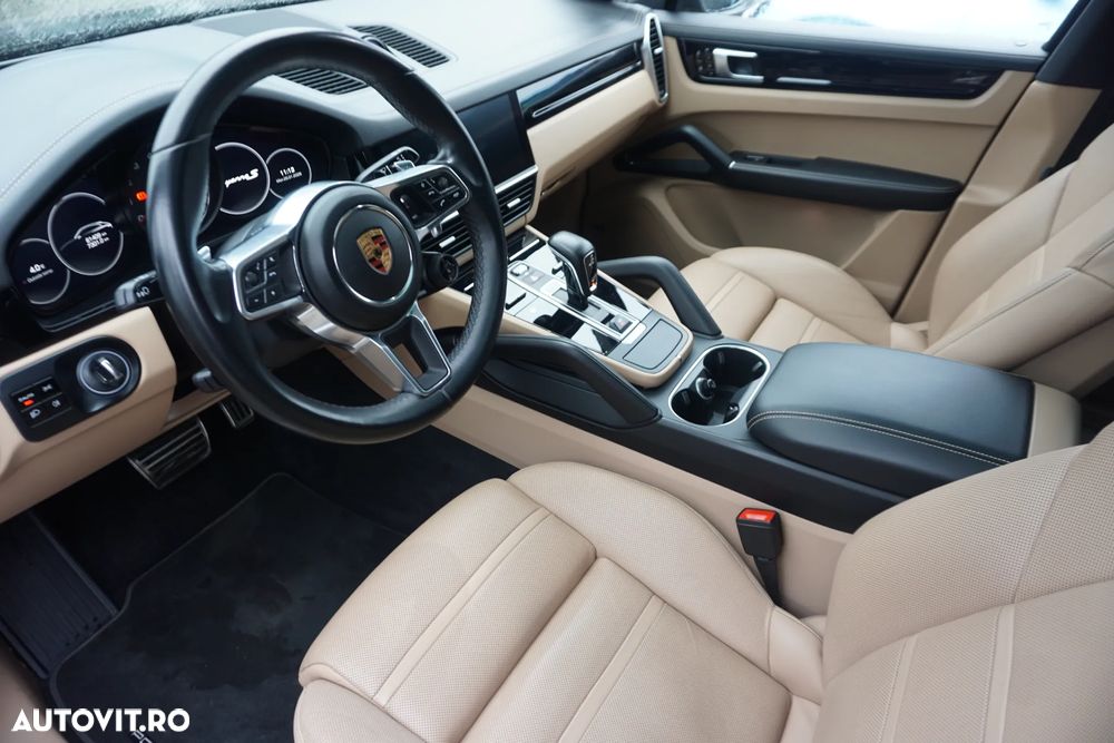 Porsche Cayenne Coupe S - 34