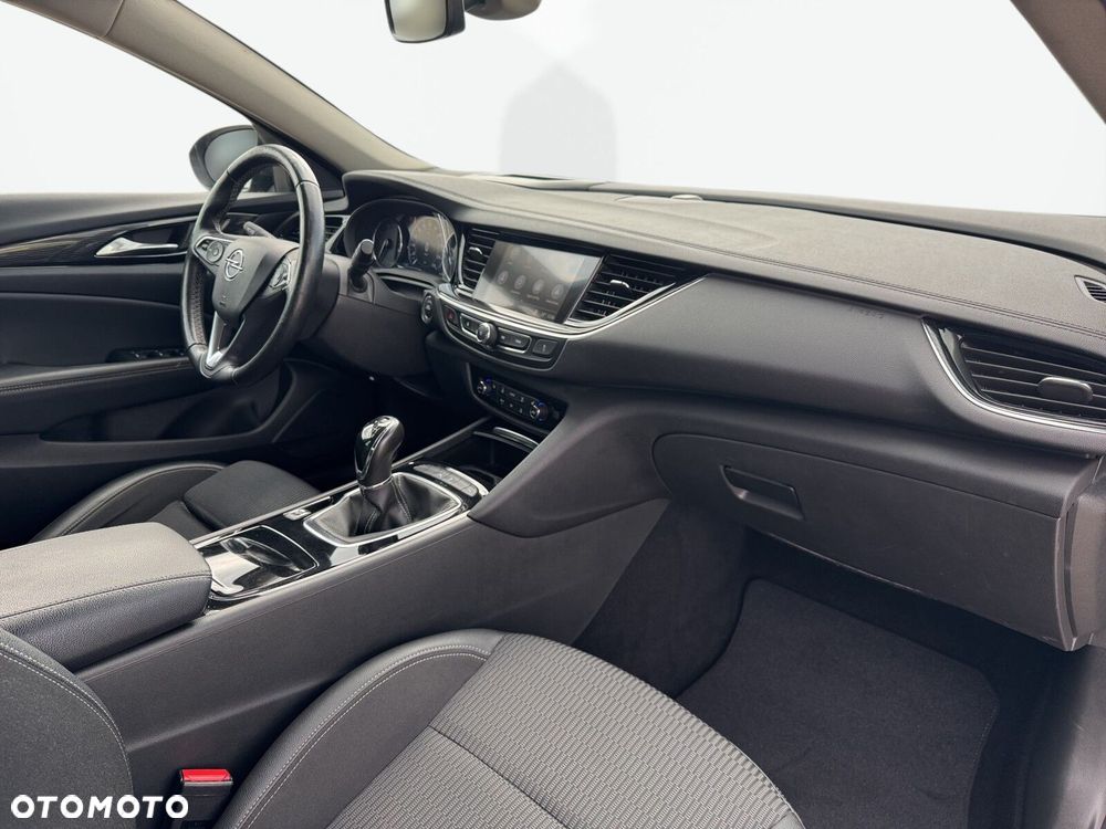 Opel Insignia 1.5 T Exclusive S&S - 11