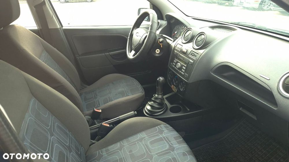 Ford Fiesta - 8