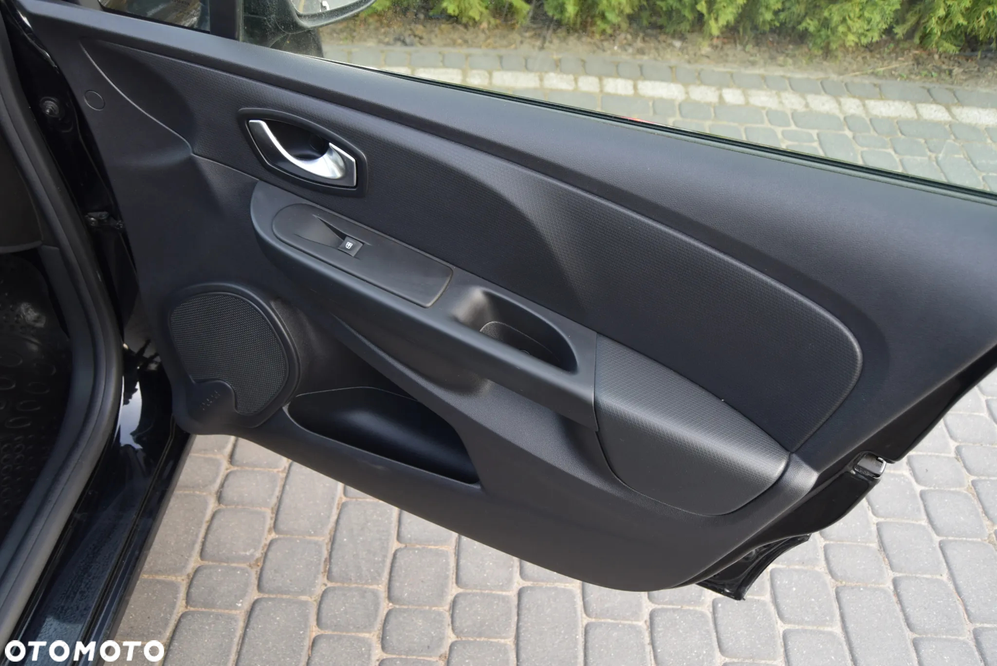 Renault Clio 1.2 16V 75 Life - 20