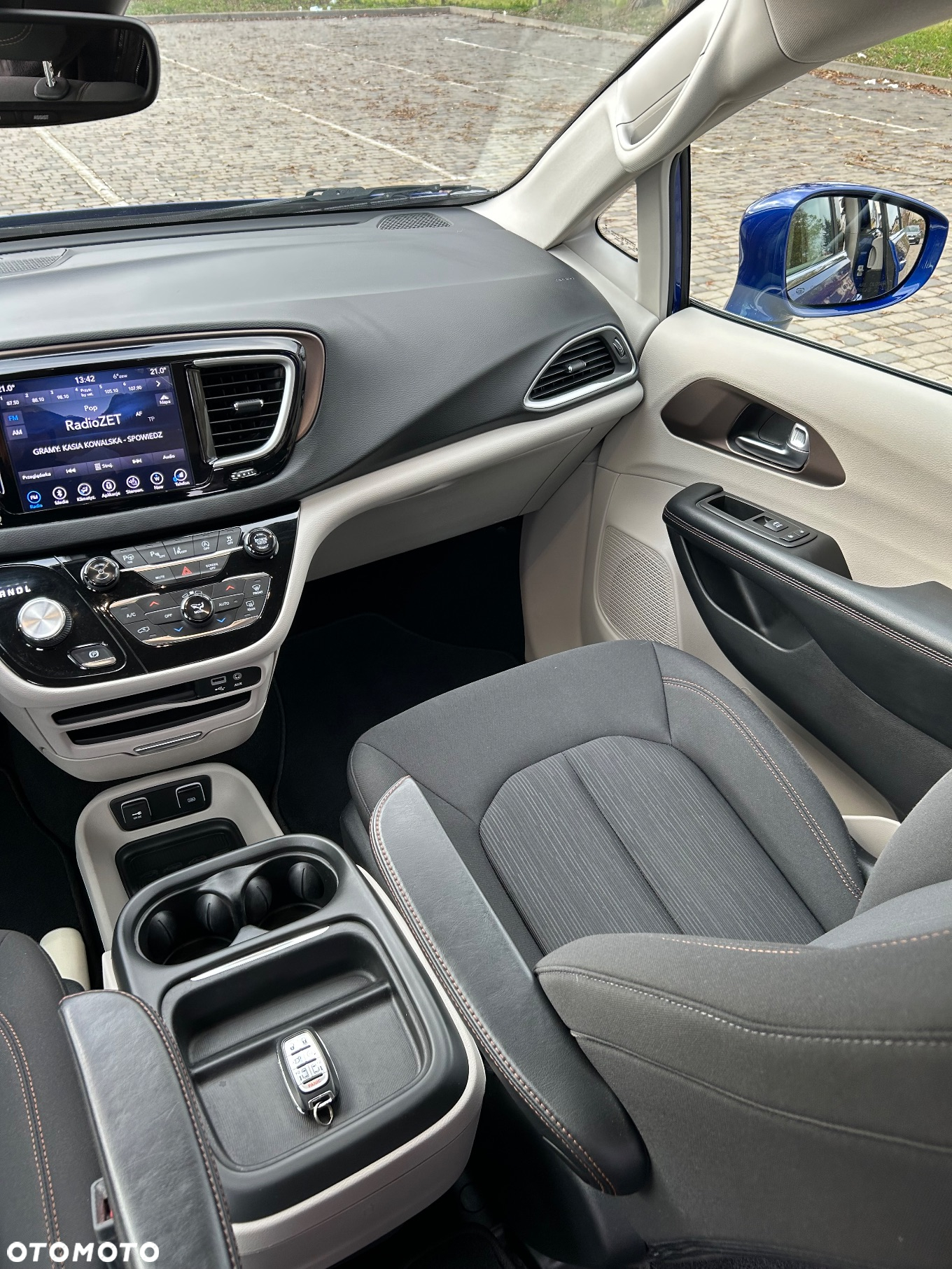 Chrysler Pacifica - 11