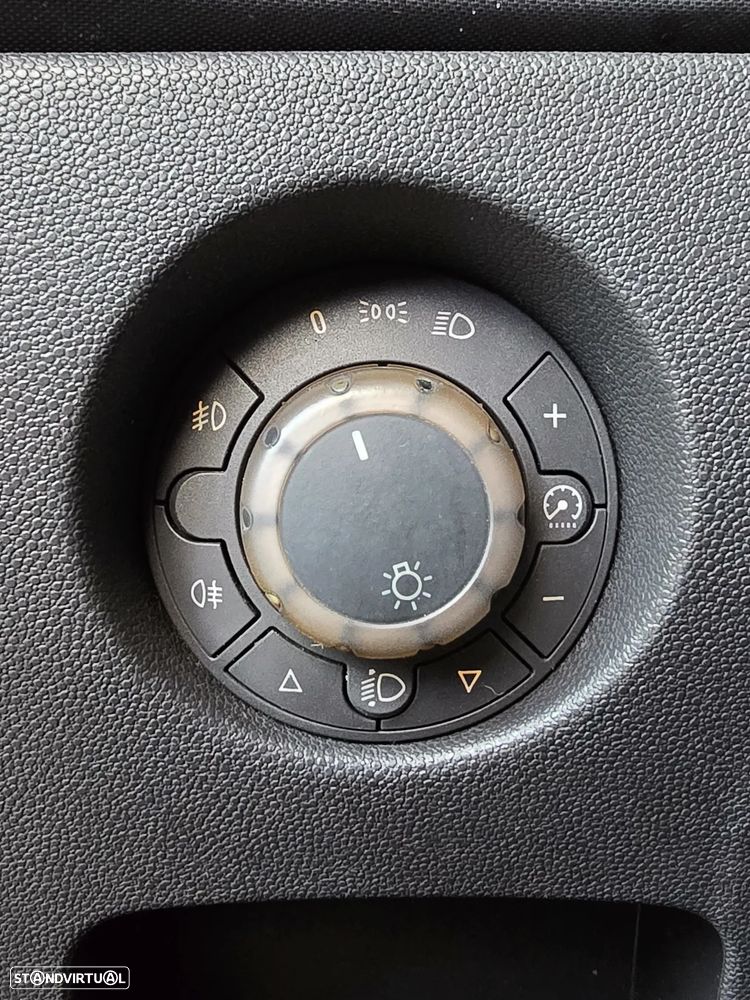 Opel Corsa 1.7 CDTi - 21