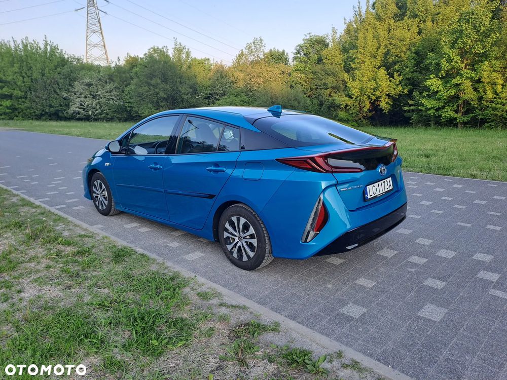 Toyota Prius 1.8 HSD Prestige - 3