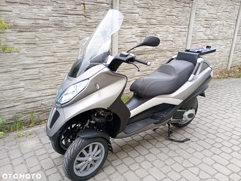 Piaggio MP-3 - 7