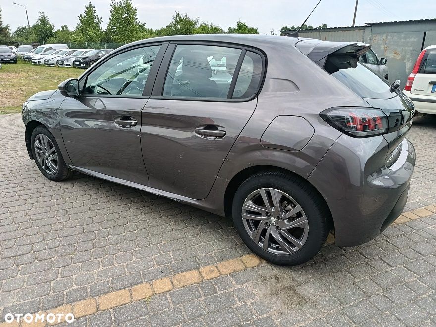 Peugeot 208 - 3