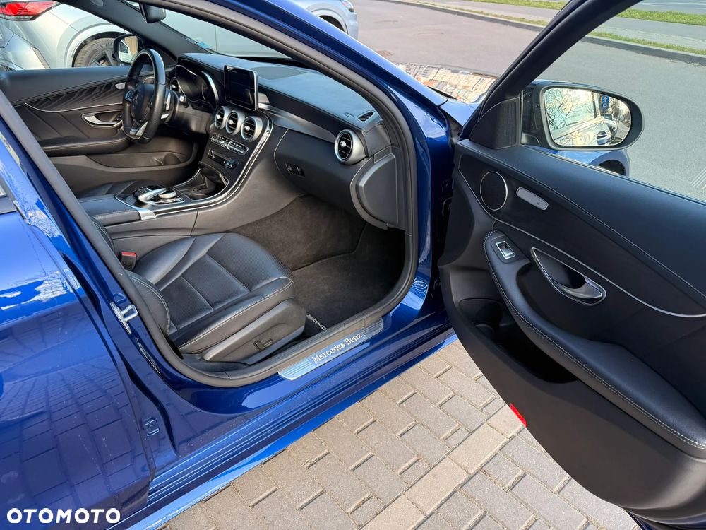 Mercedes-Benz Klasa C 200 4-Matic 9G-TRONIC - 38