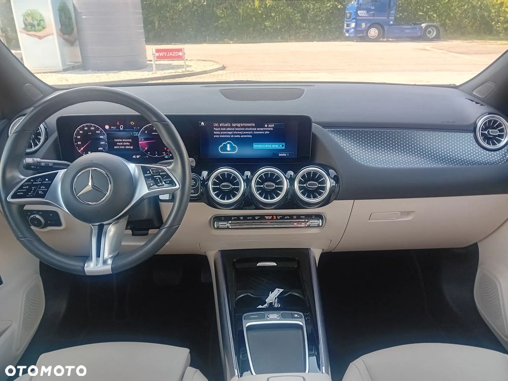 Mercedes-Benz GLA - 14