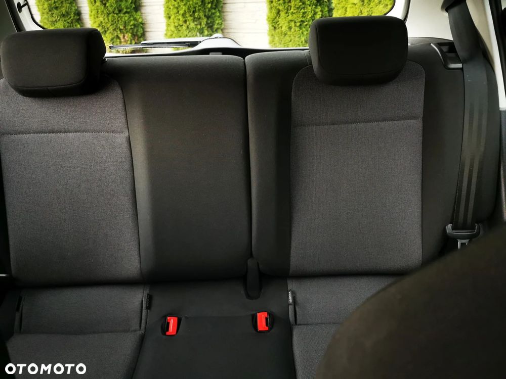 Volkswagen up! high - 15