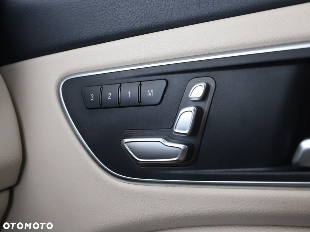 Mercedes-Benz CLA 180 7G-DCT - 37