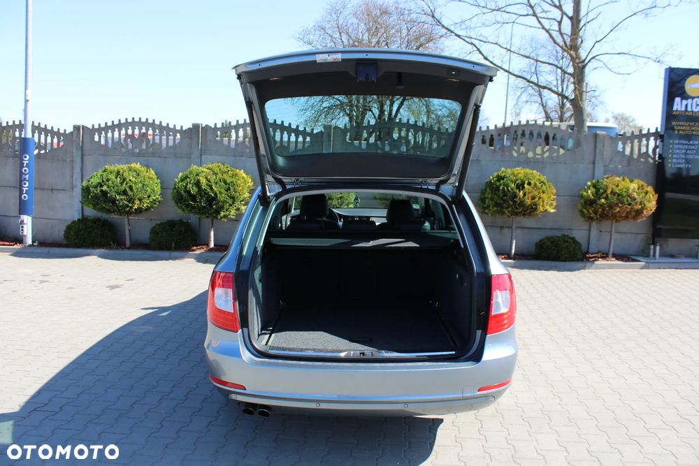 Skoda Superb 2.0 TDI DSG Comfort 4x4 - 32