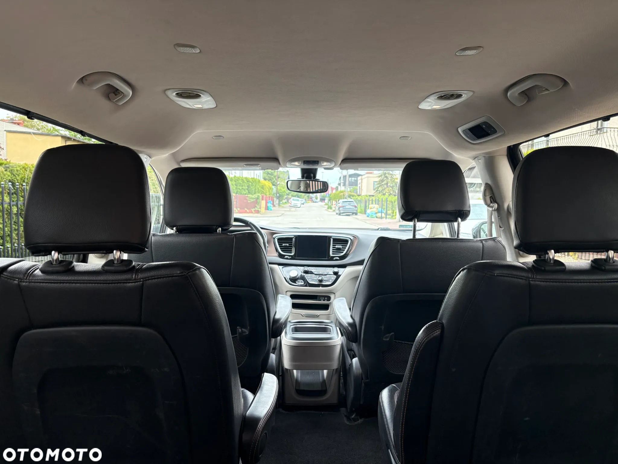 Chrysler Pacifica - 10