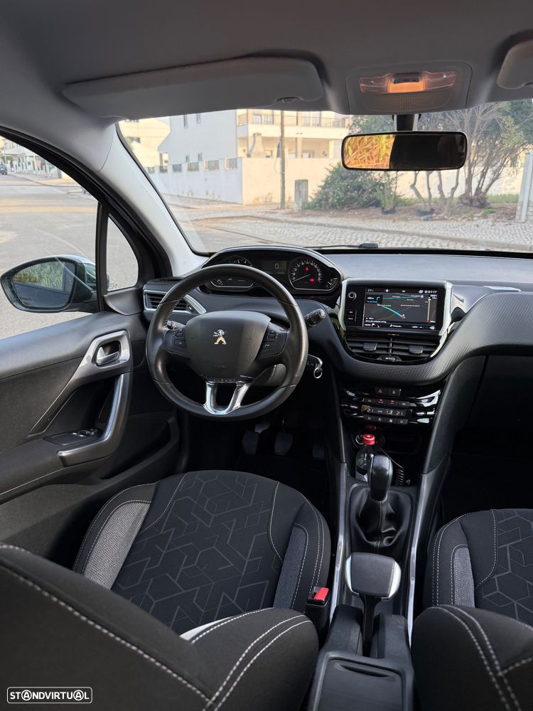 Peugeot 2008 PureTech 82 Urban Move - 13
