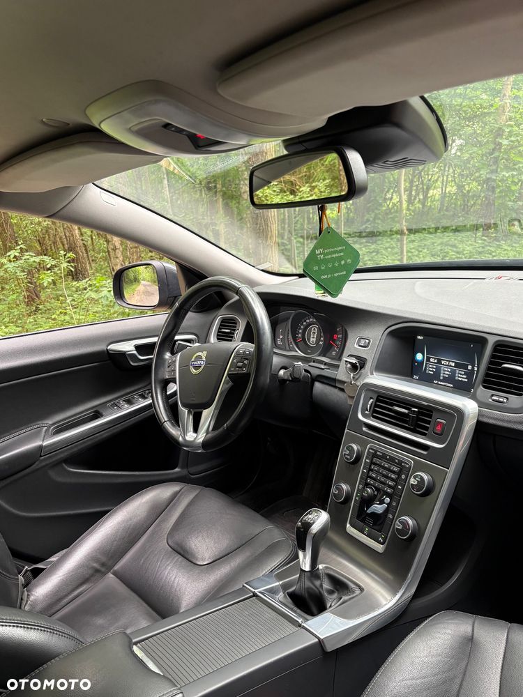 Volvo S60 D4 Drive-E Momentum - 25