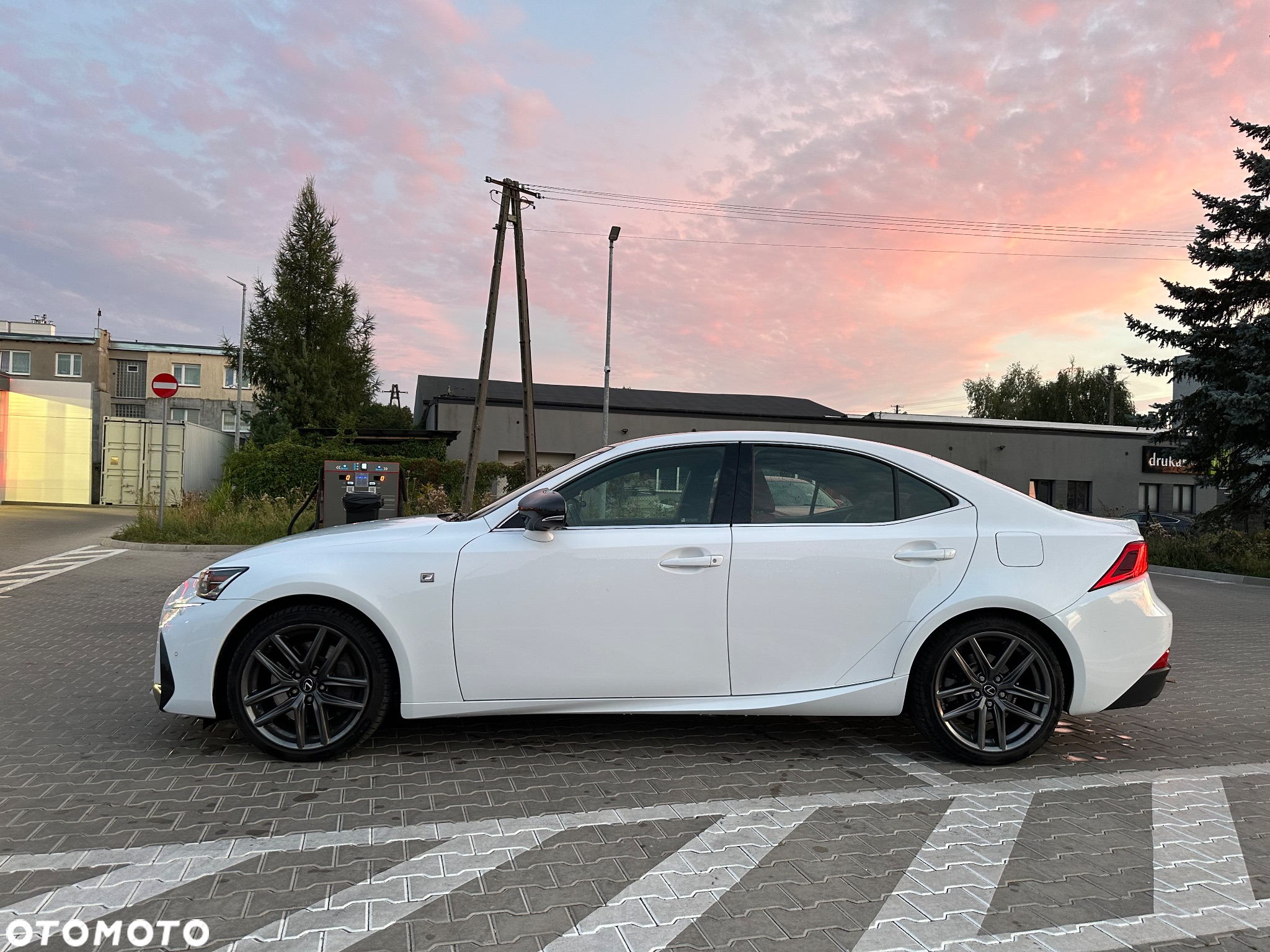 Lexus IS 200t / 300 F Sport - 4