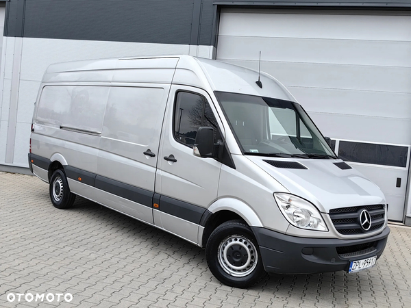 Mercedes-Benz Sprinter 319