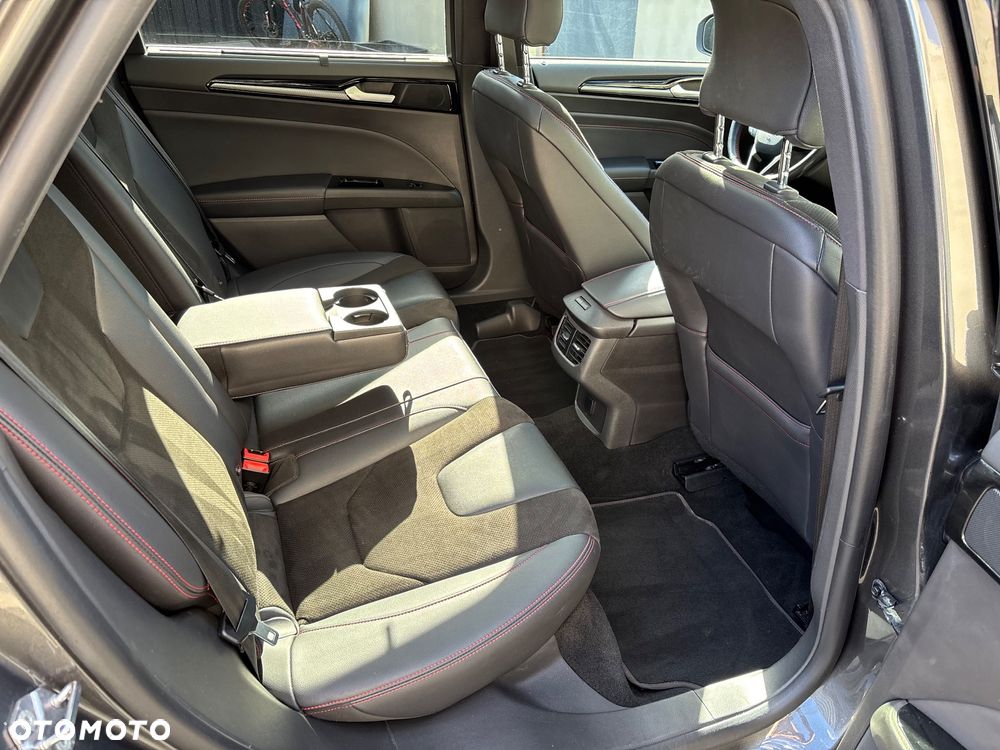 Ford Mondeo - 28
